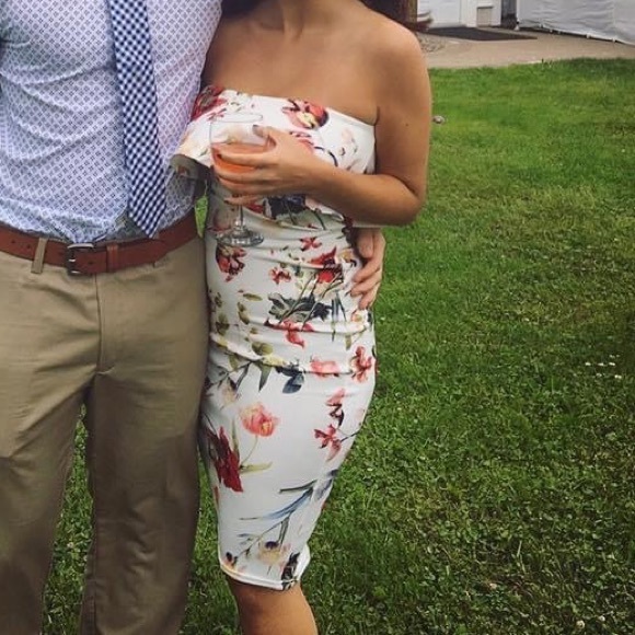 Worn once beautiful floral midi from Boohoo - Picture 2 of 4